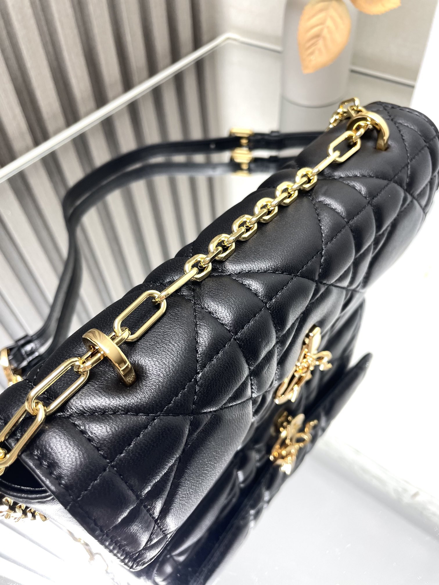 D10r Miss Daisy Mini Bag 22 x 12.5 x 4 cm