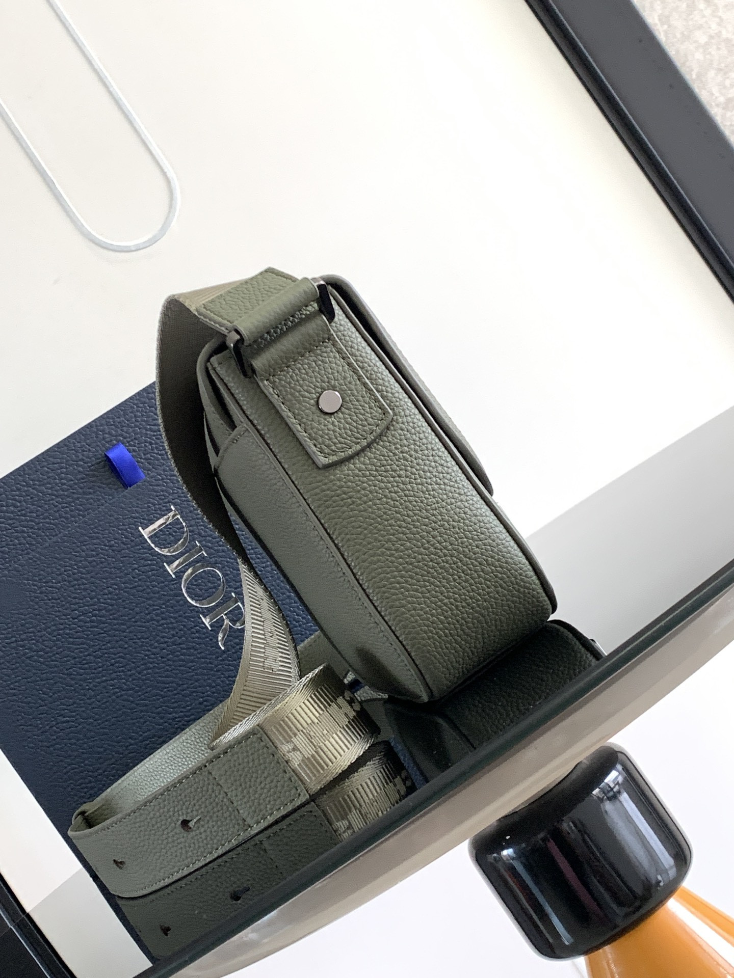 D10r Saddle Messenger Bag 24 x 16.5 x 5.5 cm