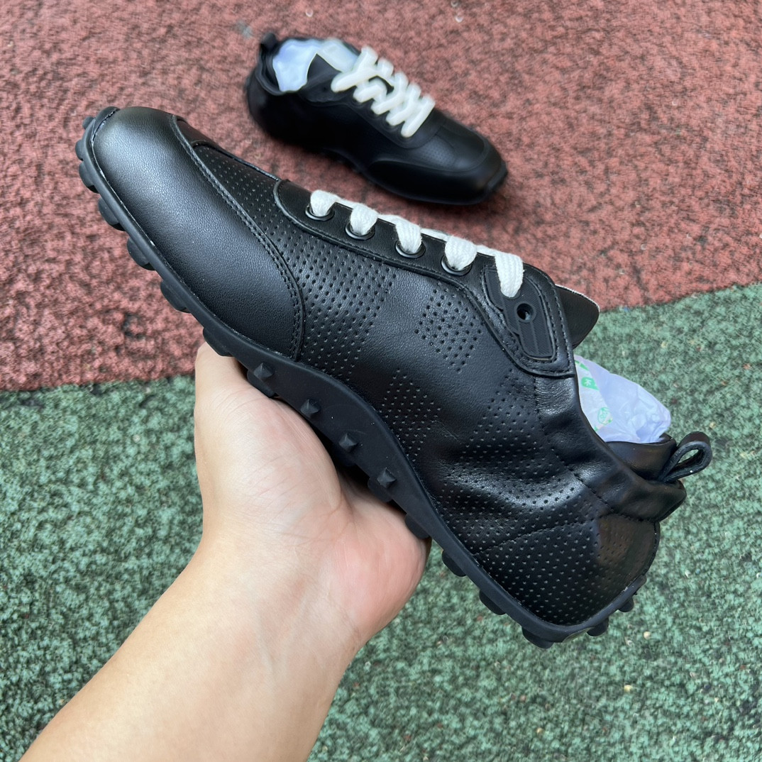 UA H**me5 In Sneaker