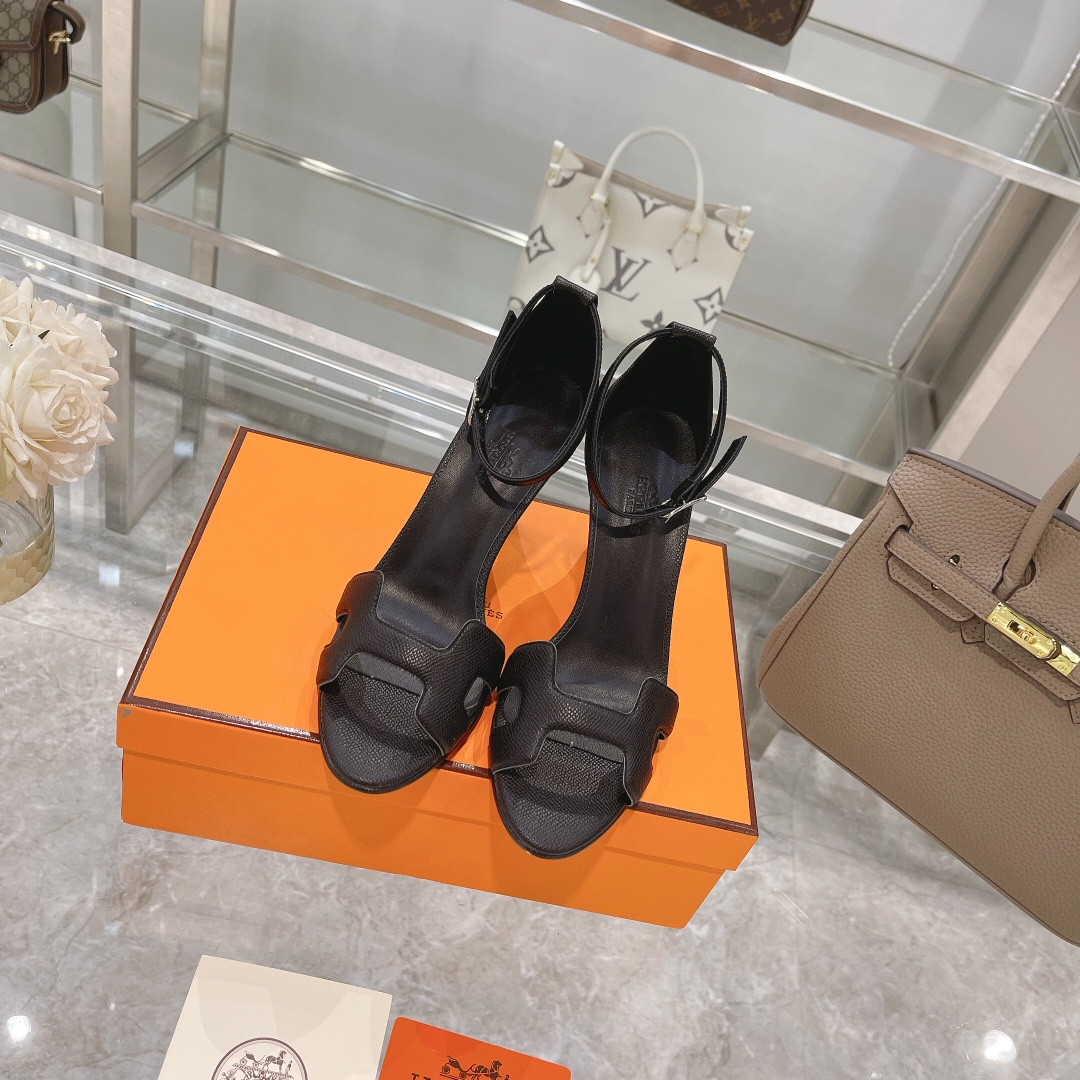 UA H**me5 Heeled Sandal