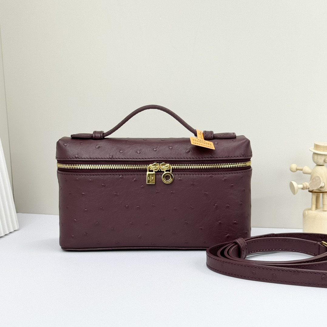 L0r0 P1ana Extra Pocket L19 Ostrich-grained Leather 11 x 19 x 6.5 cm