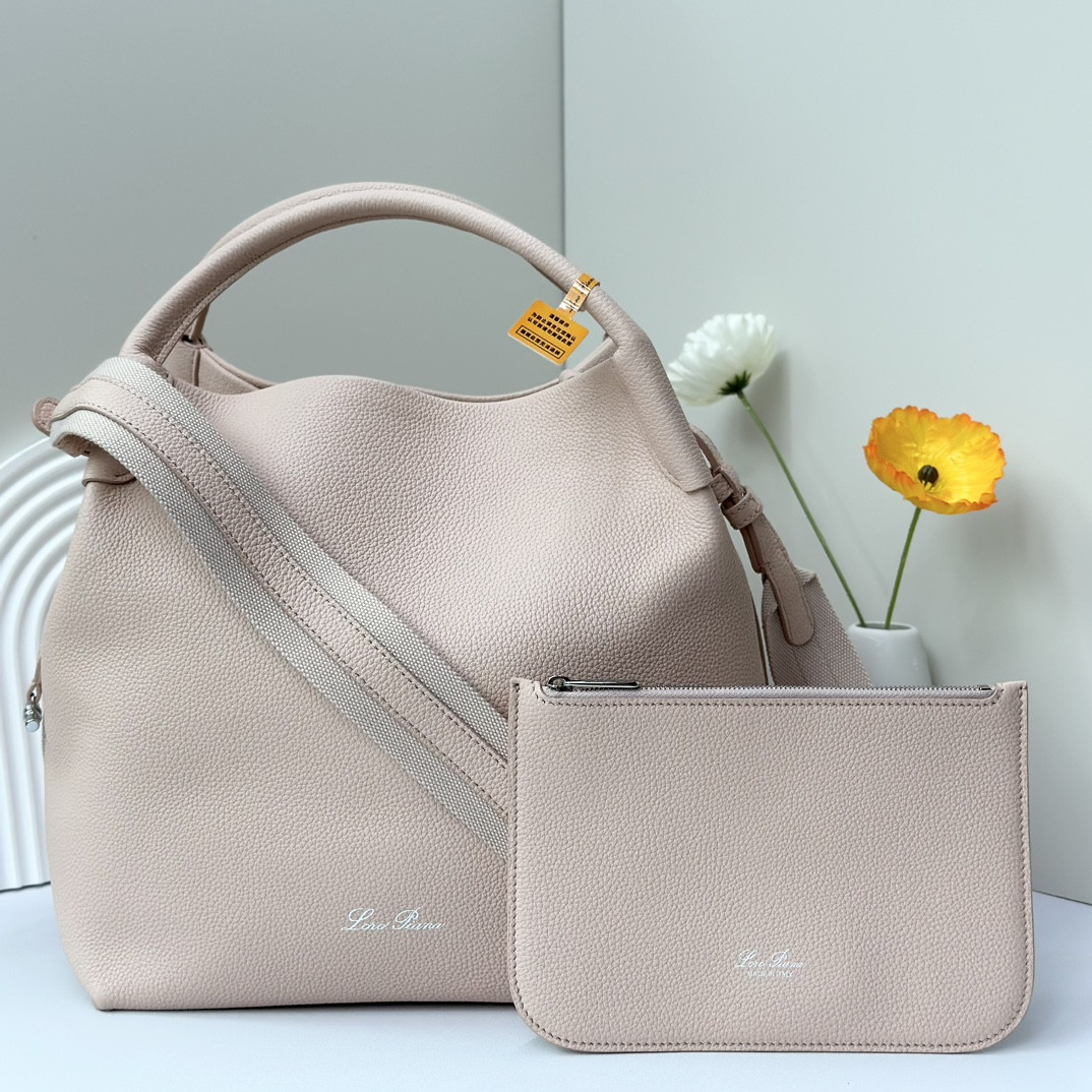 L0r0 P1ana Large Bale Bag Grained Calfskin 24 x 20 x 27 cm