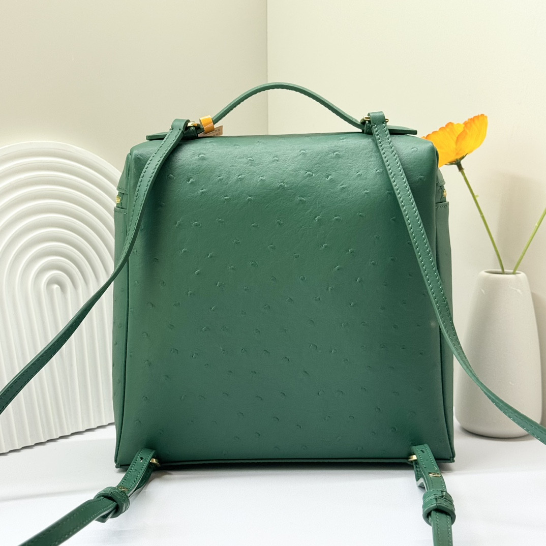 L0r0 P1ana Extra Pocket backpack L23.5 Ostrich-grained Leather 23 x 21 x 8 cm