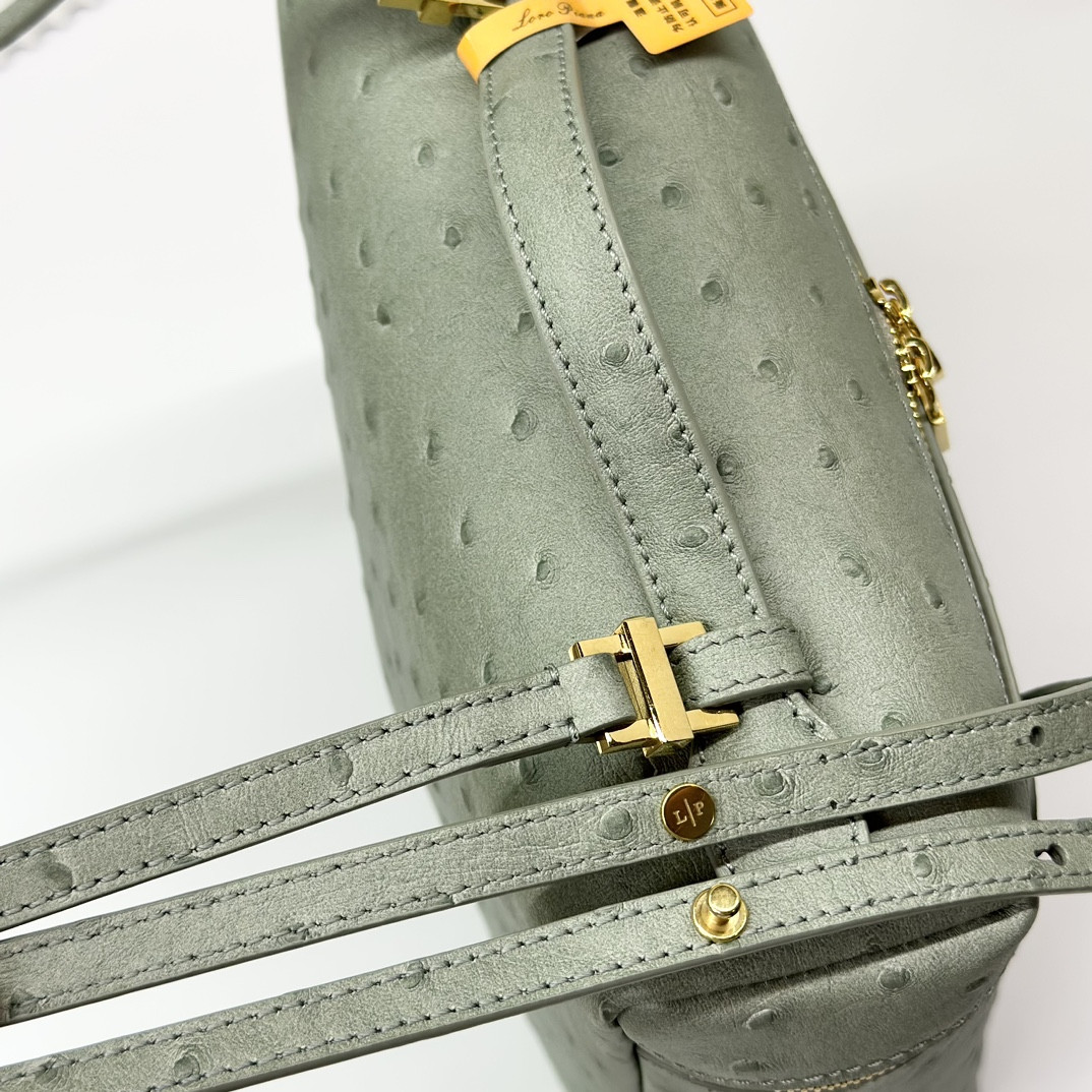 L0r0 P1ana Extra Pocket backpack L23.5 Ostrich-grained Leather 23 x 21 x 8 cm