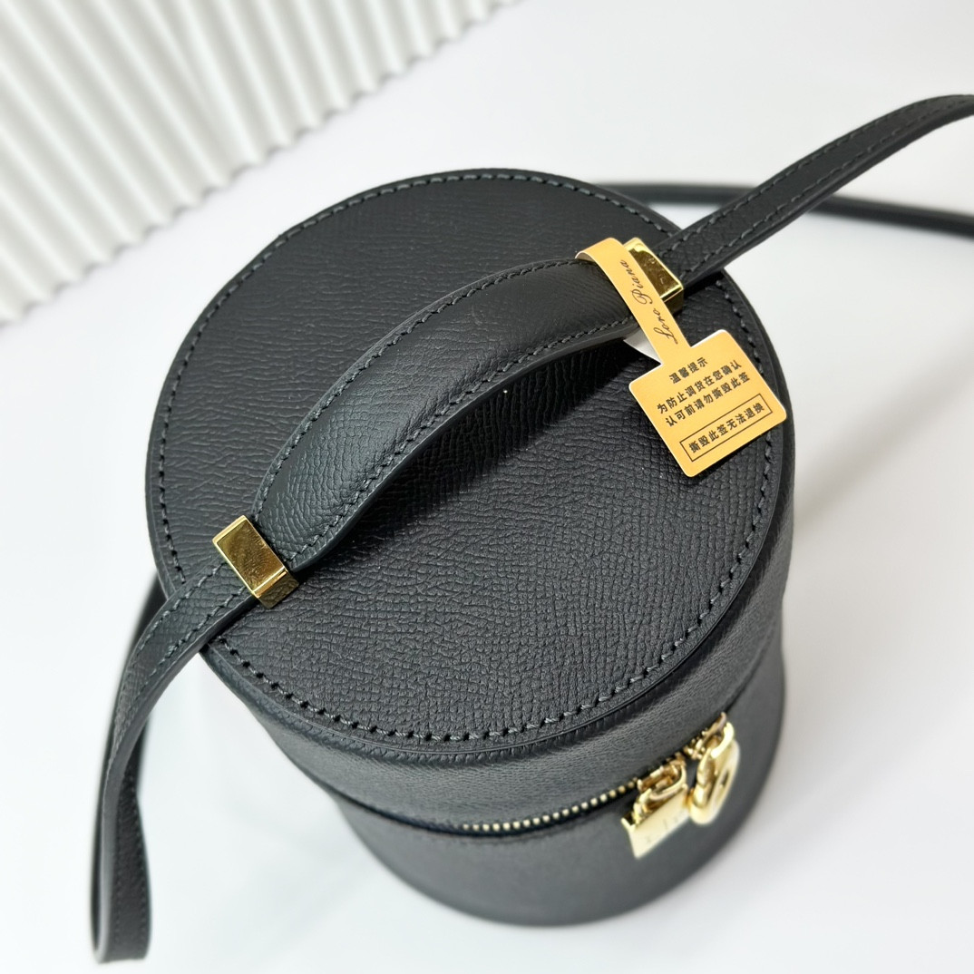 L0r0 P1ana Extra Case Textured Calfskin 12 x16 x12cm