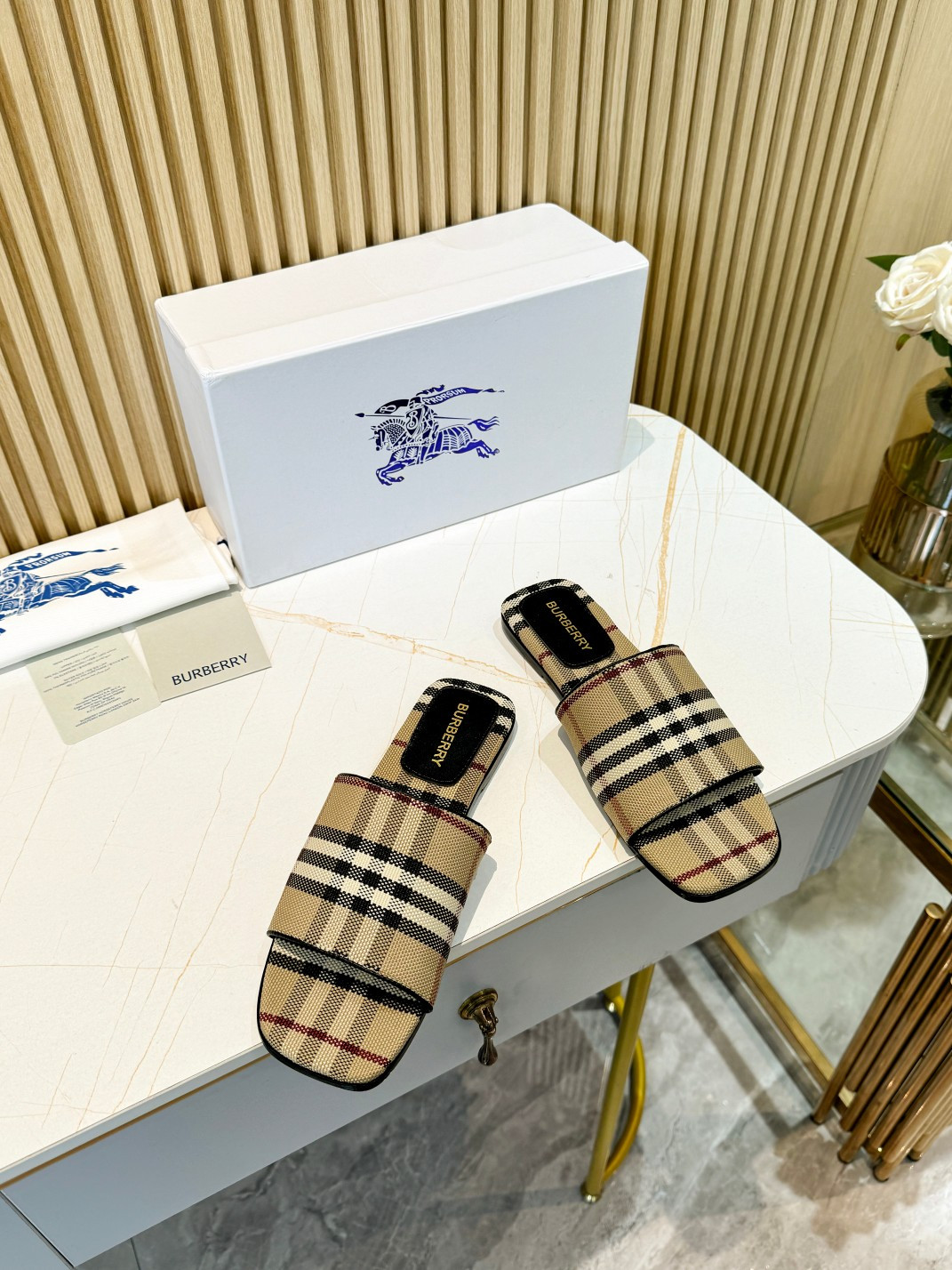 UA Bv*b*rry Check Slides