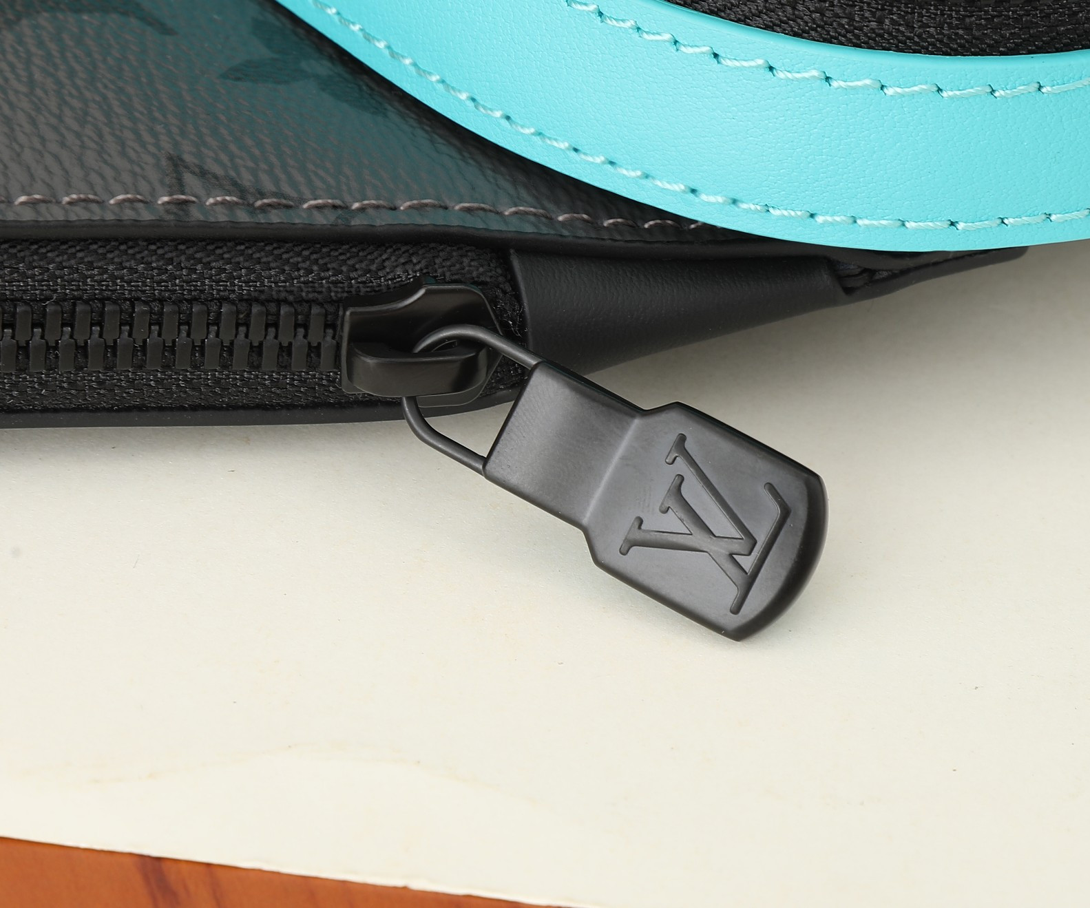 LV Avenue Slingbag PM M11703 6.3 x 13 x 2.2 inches