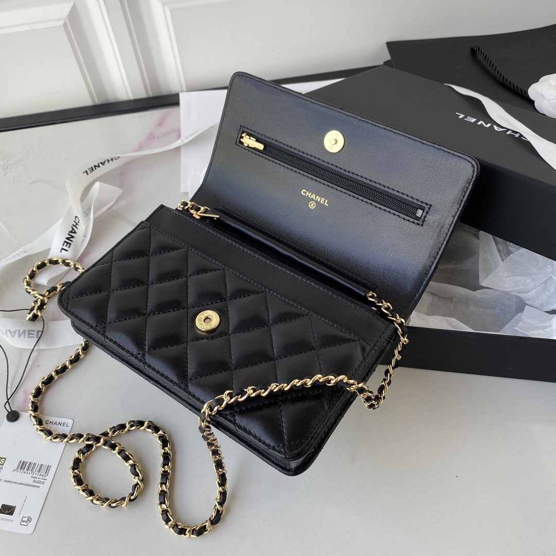Ch**el WALLET ON CHAIN 12.3 × 19.2 × 3.5 cm