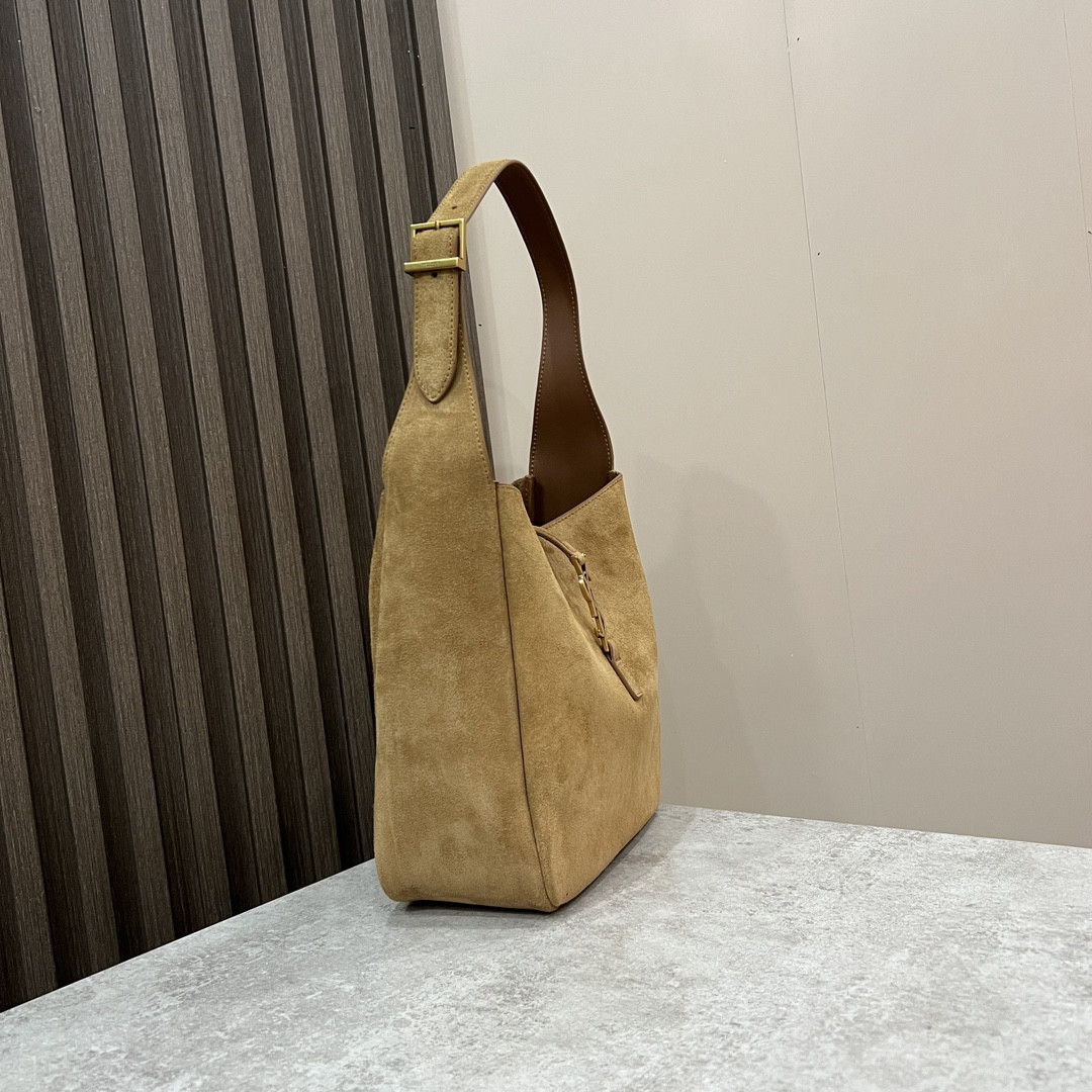 Y51 LE 5 À 7 23x22x8cm