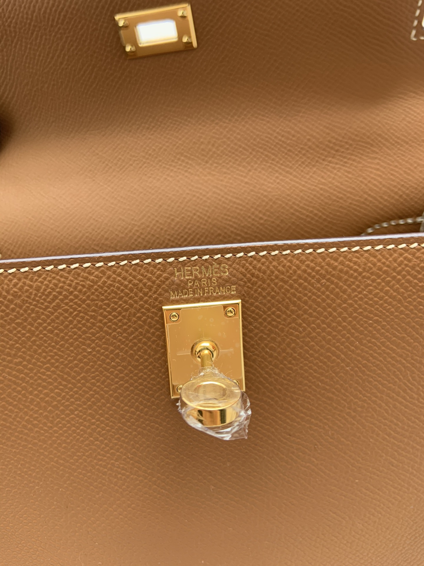 H**me5 Kelly 25 Gold-tone Hardware
