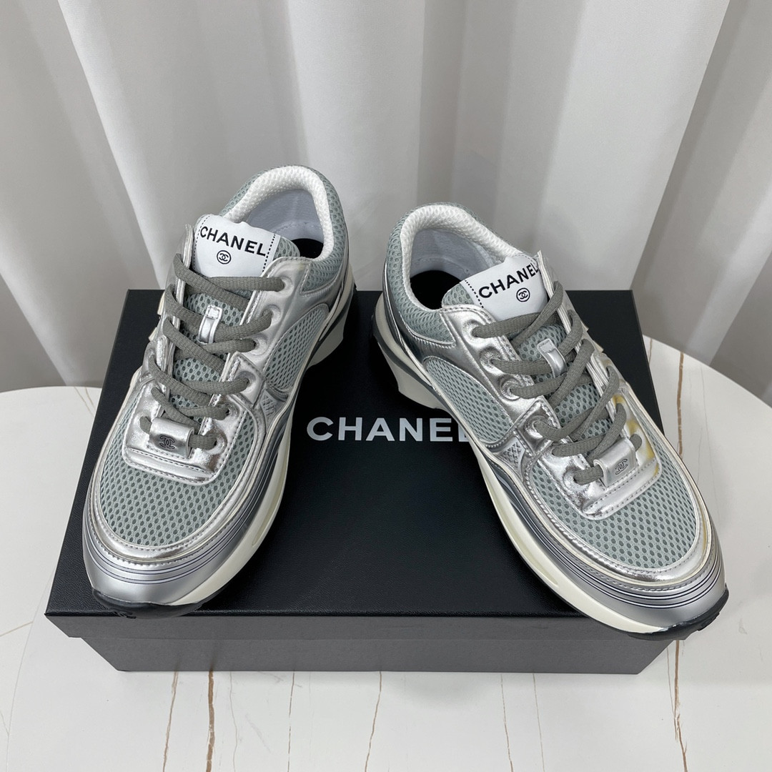 UA Ch**el SNEAKER