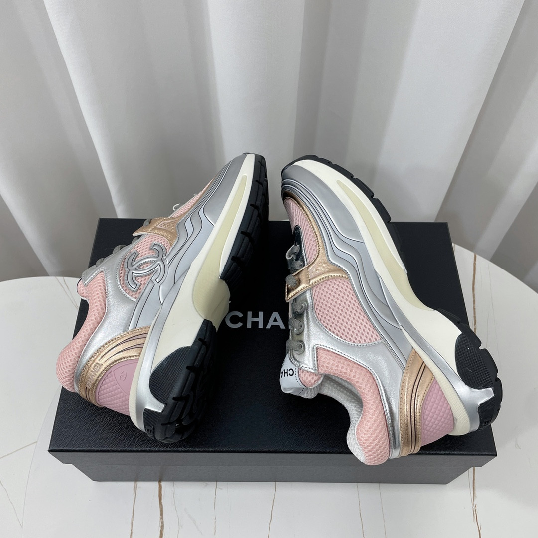 UA Ch**el SNEAKER