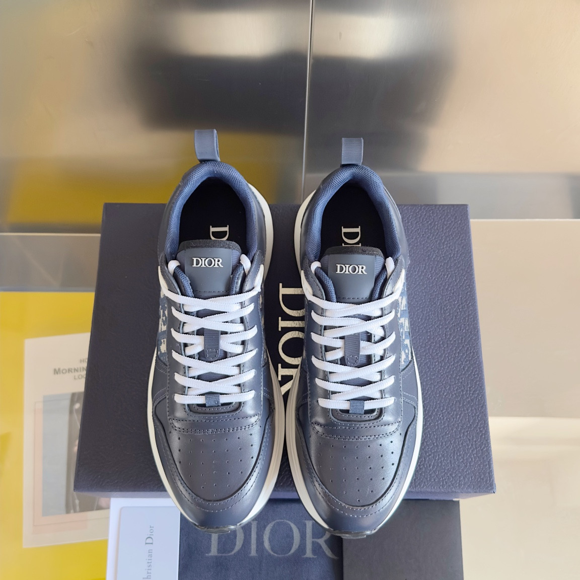 UA D10r B25 Runner Sneaker