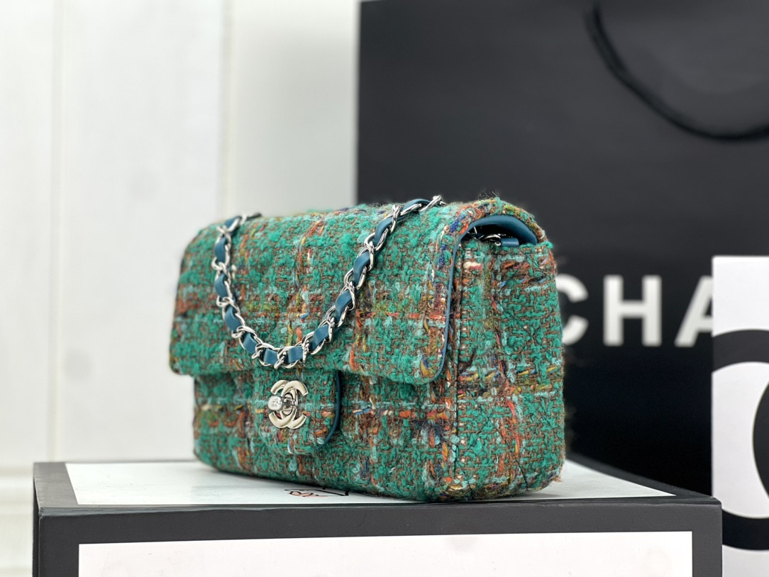 Ch**el Classic Flap Bag 20cm