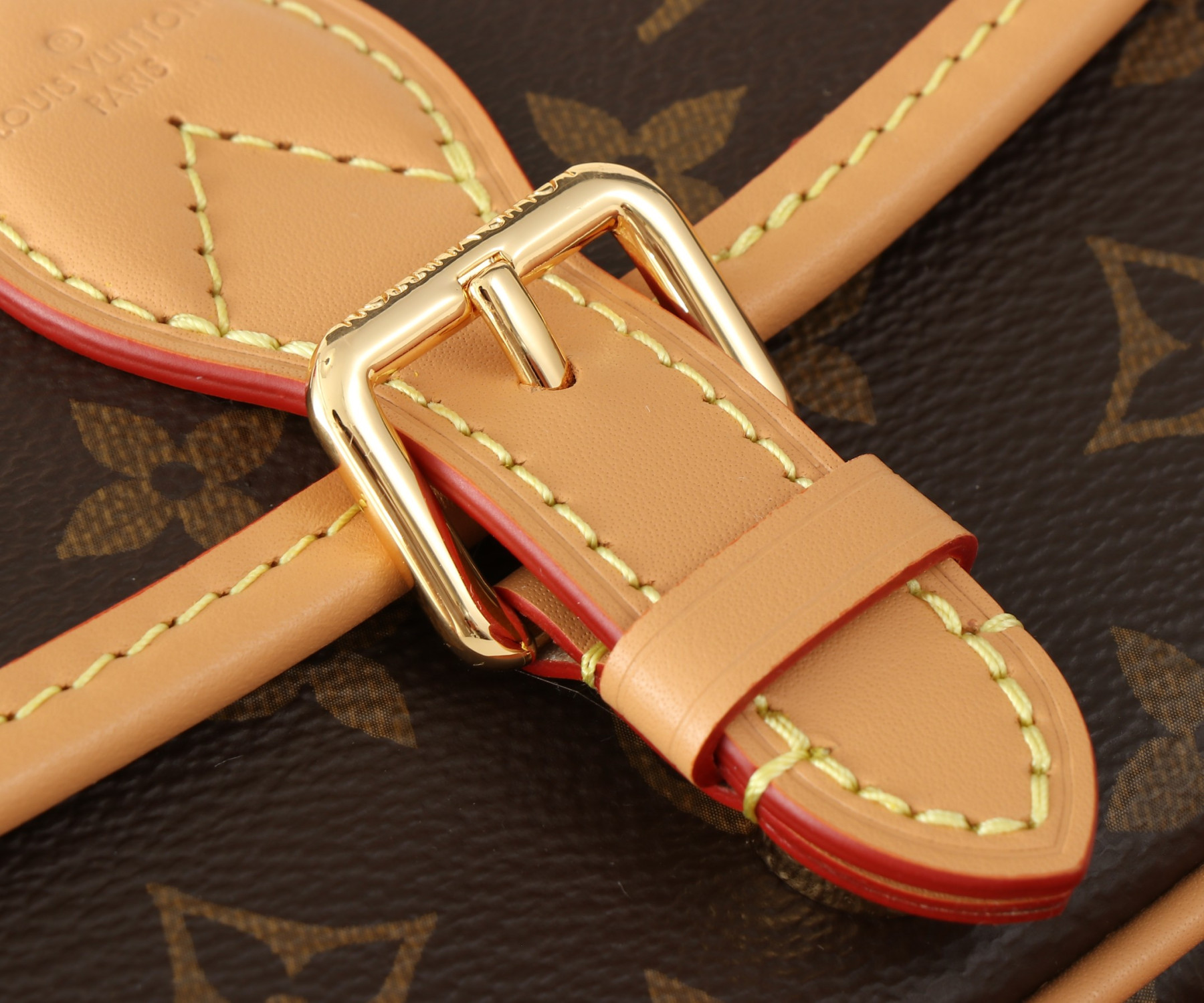 LV Nano Diane M83298 19x10.5x6cm