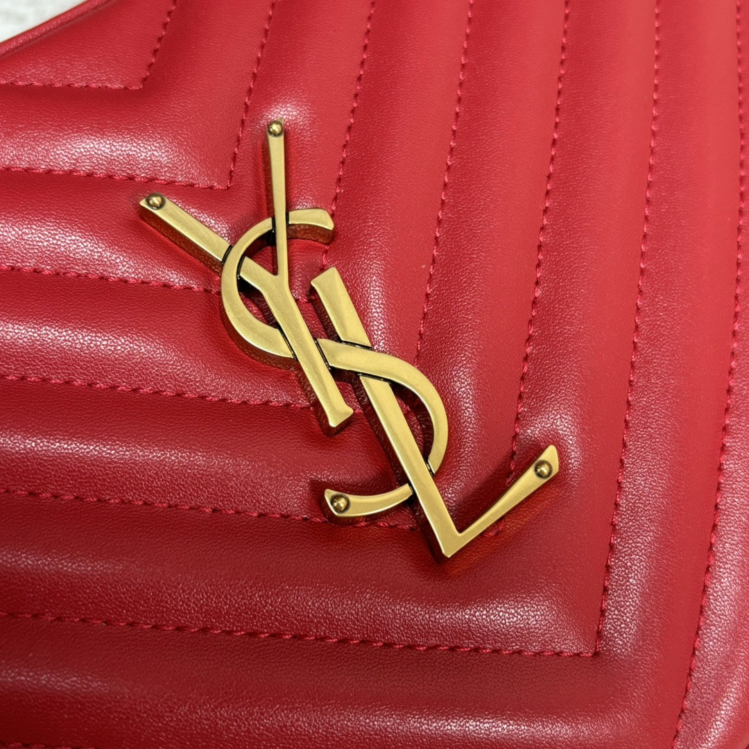 Y51 LOU camera bag in quilted leather 23x16x6cm