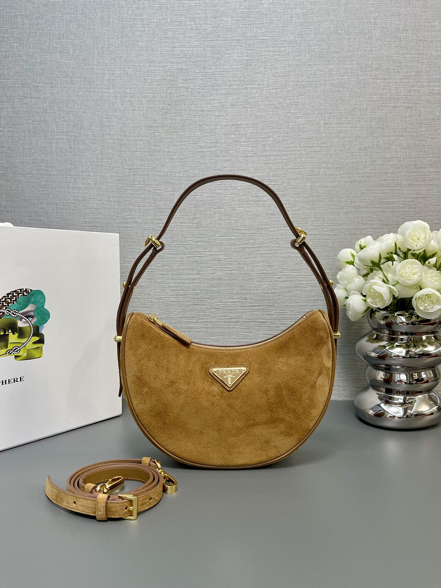 Pra*a Arqué suede shoulder bag 22.5x18.5x6.5cm