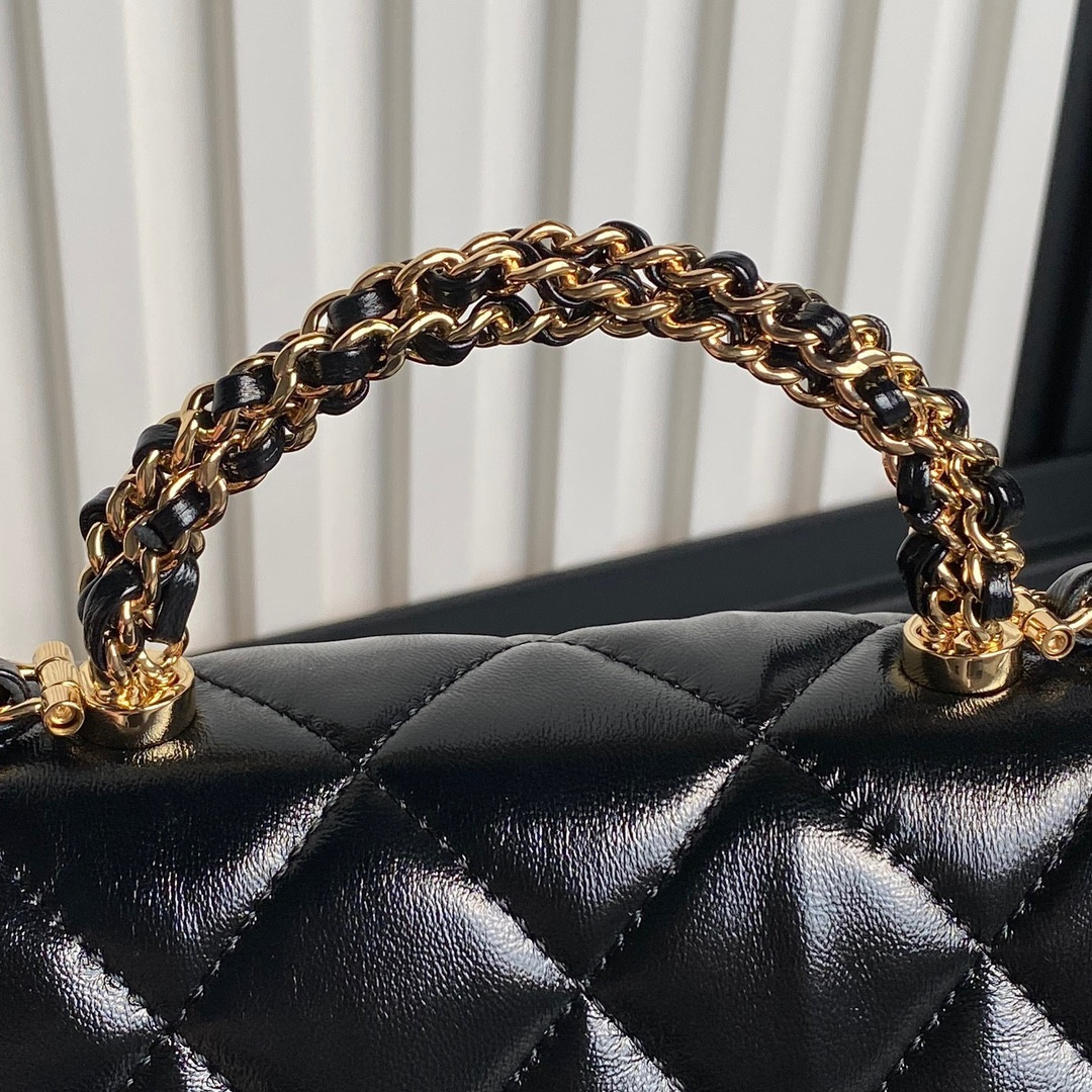 Ch**el WALLET ON CHAIN   17x25x8cm