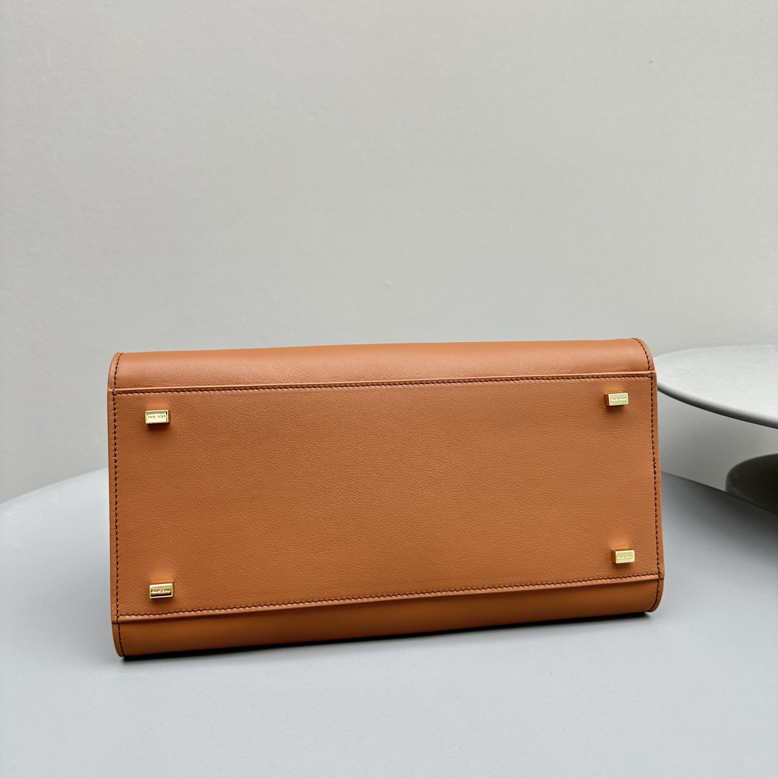 The R0w Margaux belt 12  32x15x25cm