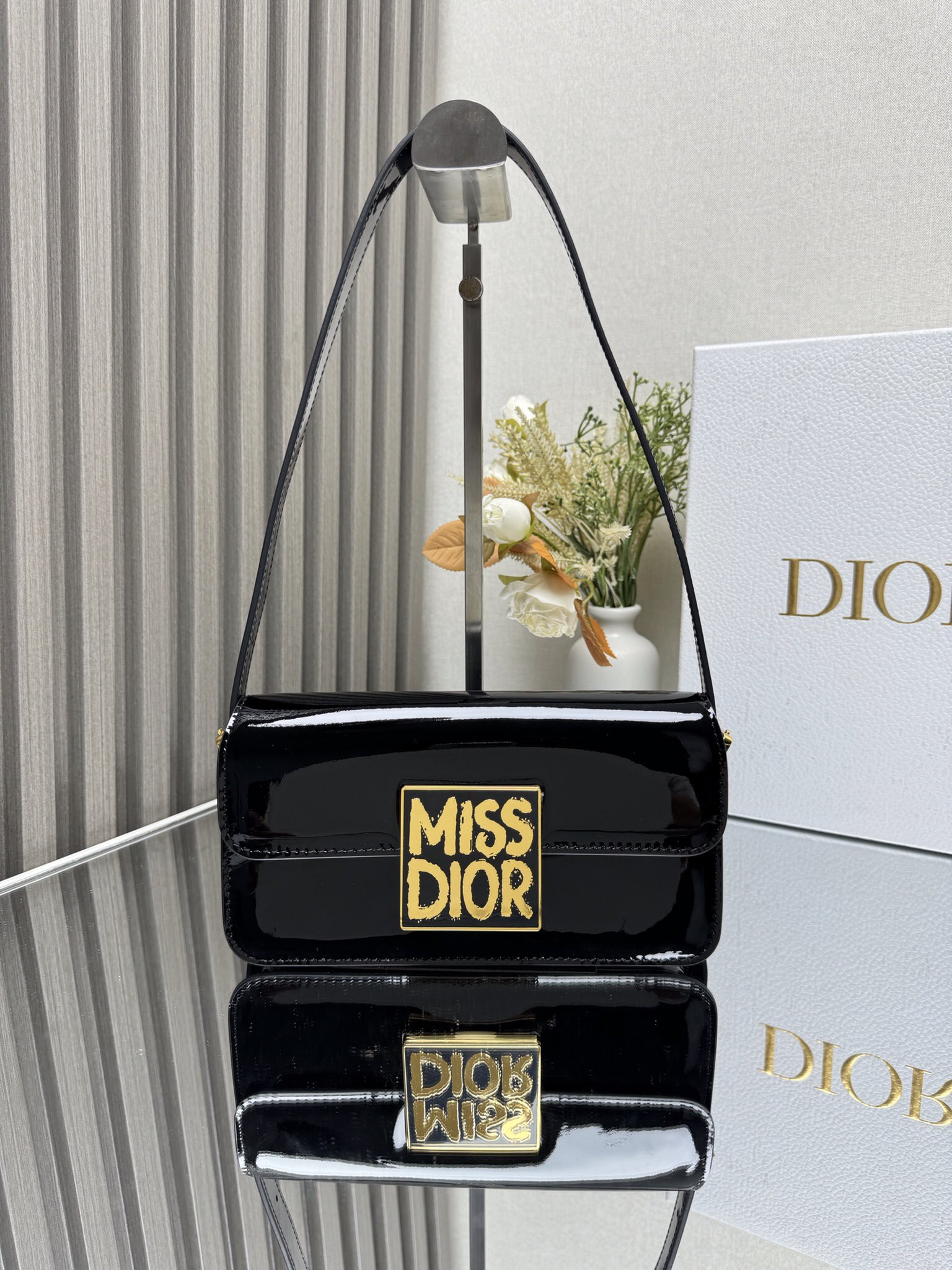 D10r Miss D10r flap bag 22 x 11 x 6 cm(Patent Calfskin)