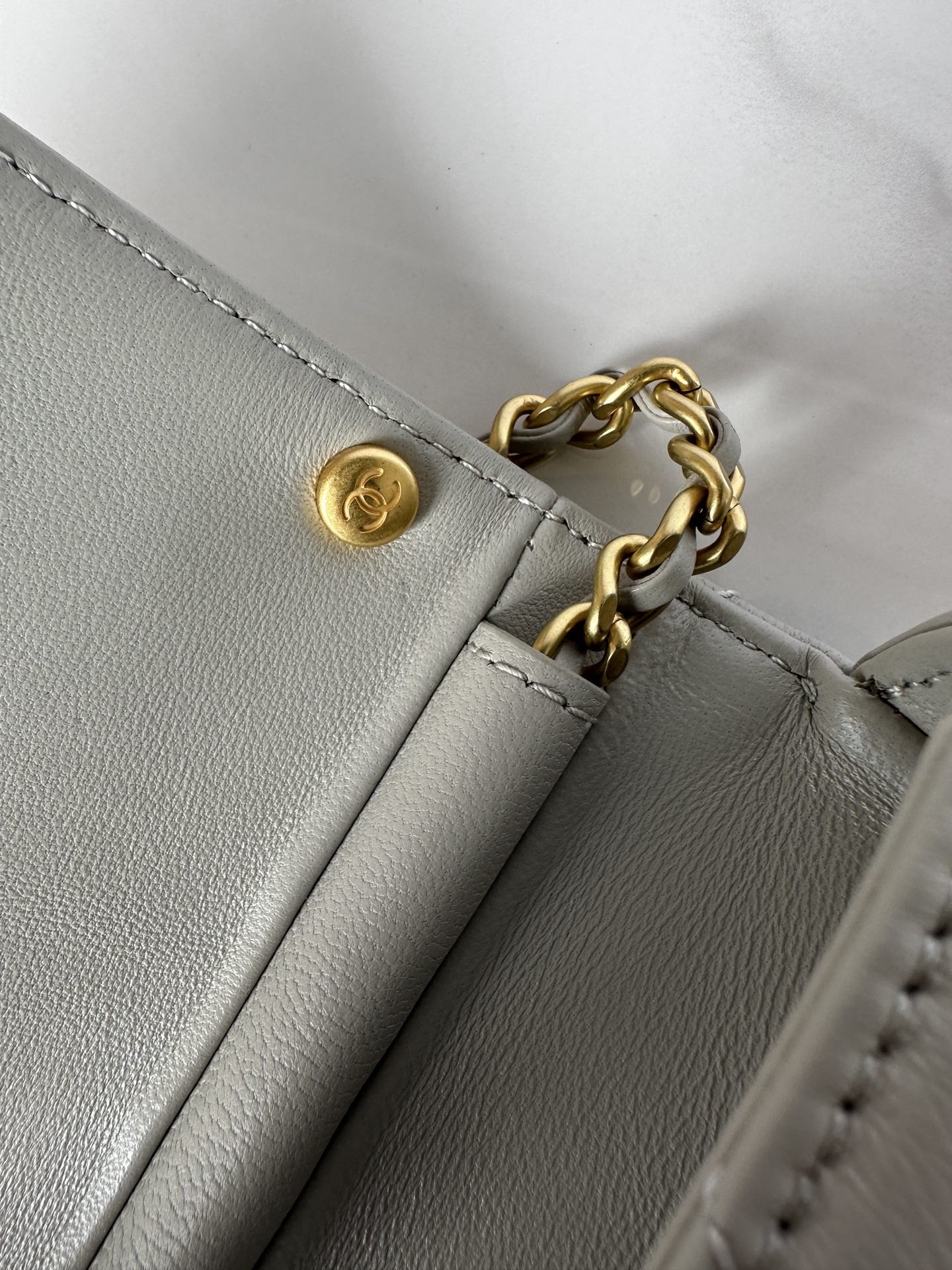 Ch**el Flap Bag 23x15x9cm