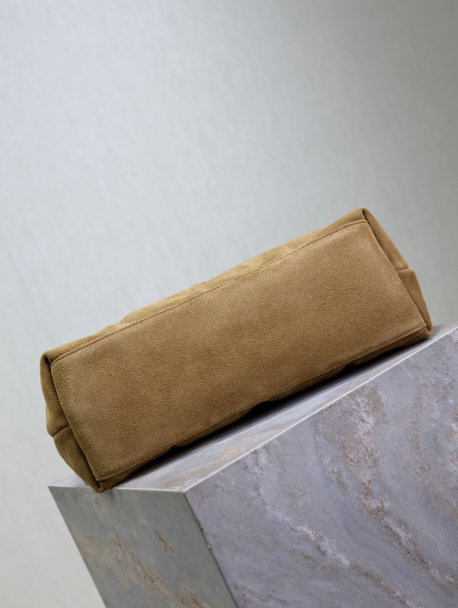 Y51 Loulou  Puffer (Suede)  35x23x13.5cm
