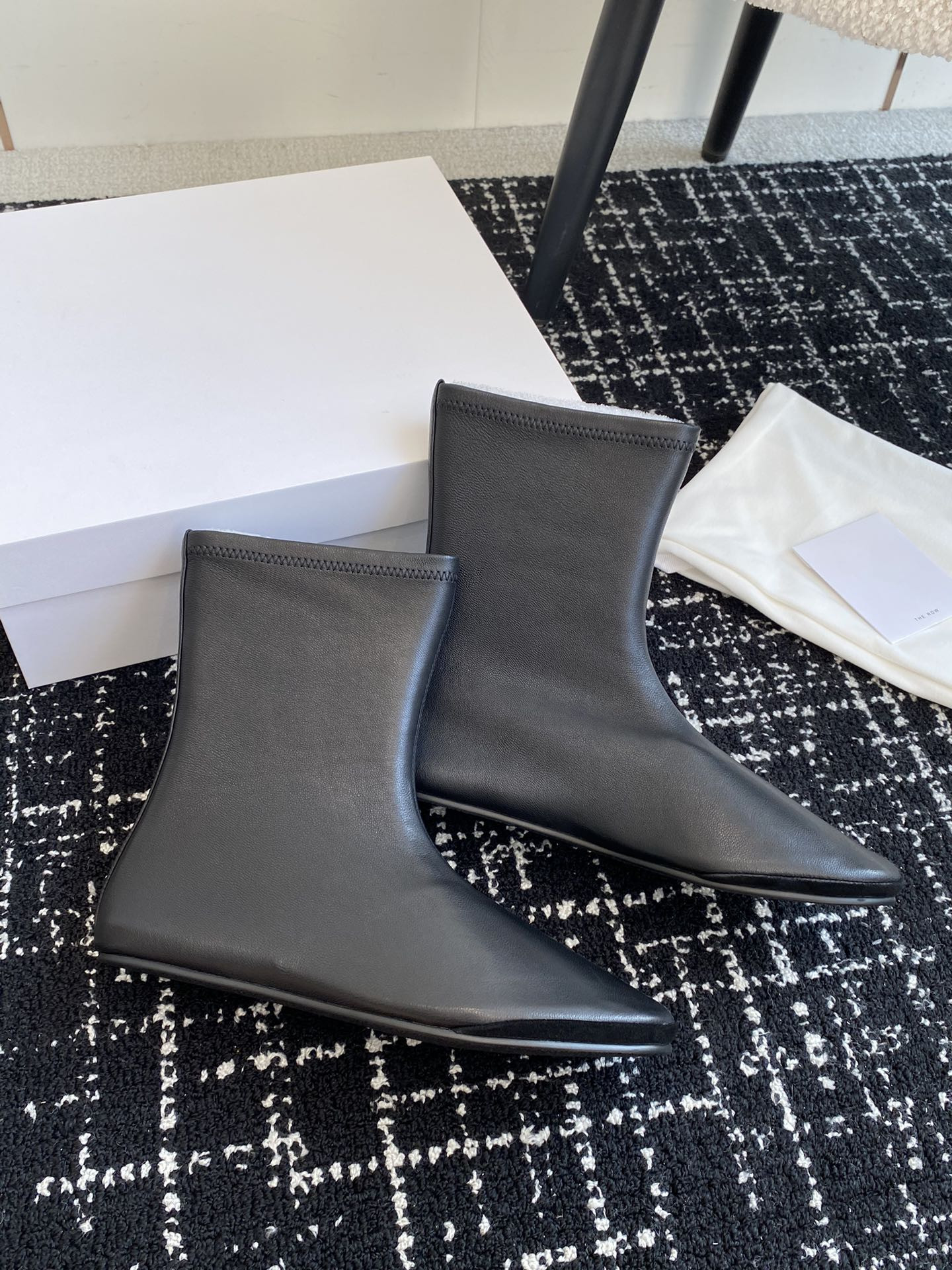 UA The R0w Boot