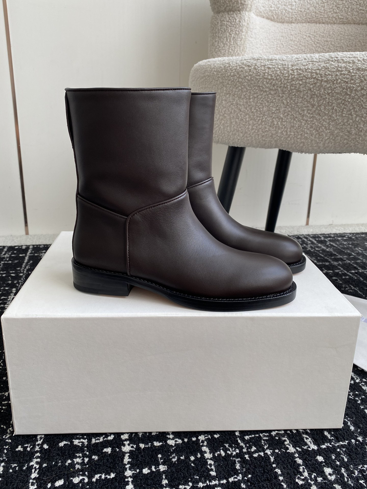 UA The R0w Boot
