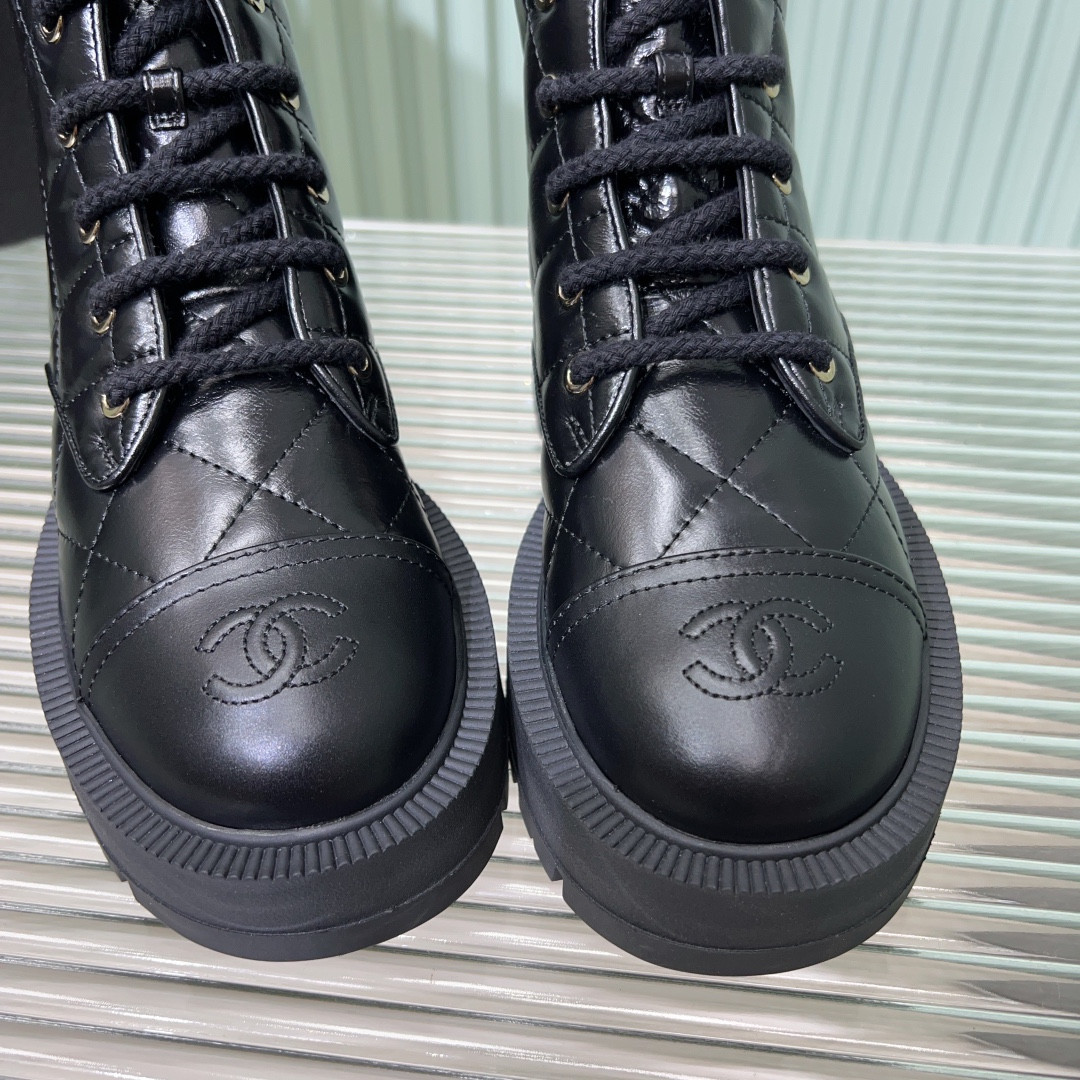 UA Ch**el Boot