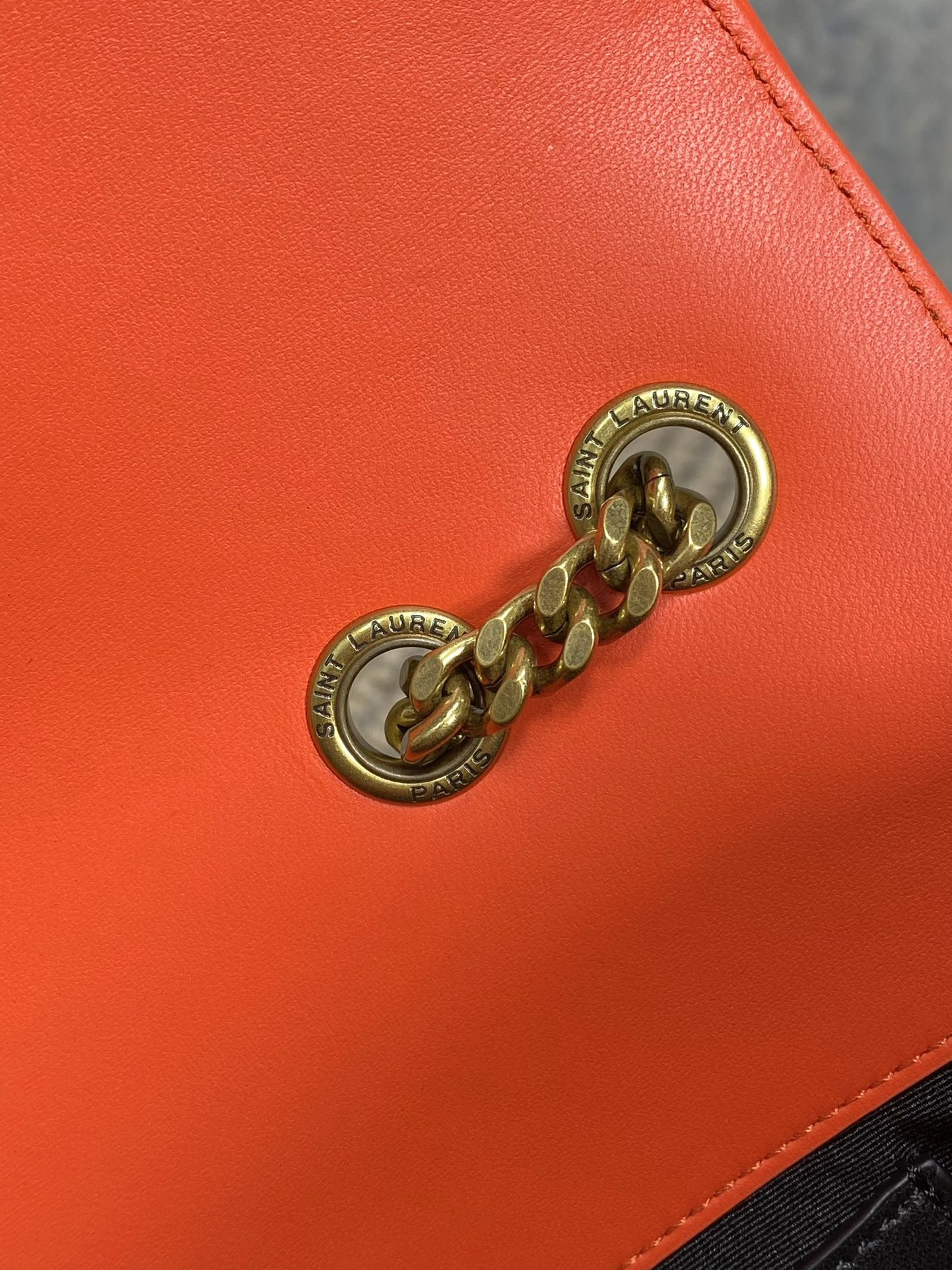 Y51 LOULOU medium in MATELASSÉ lambskin 29x17x8cm