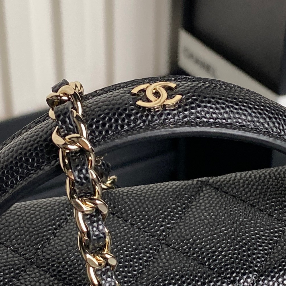 Ch**el LONG VANITY WITH CHAIN 17×19.5×5cm