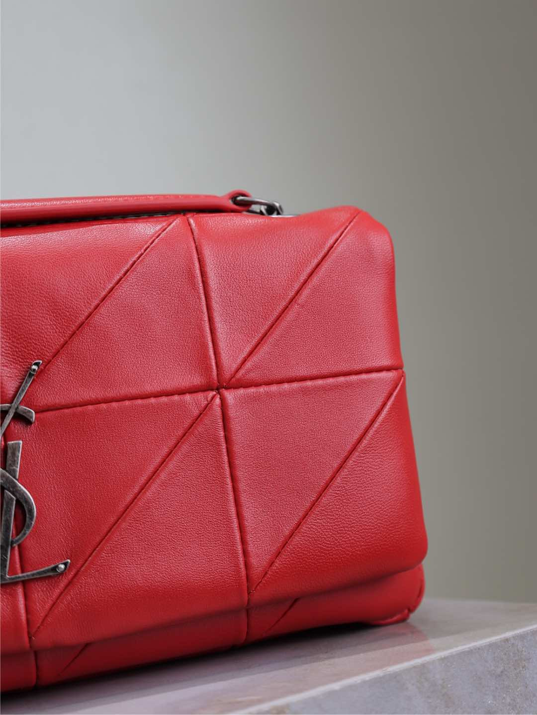 Y51 Jamie Medium 25x15x7.5cm