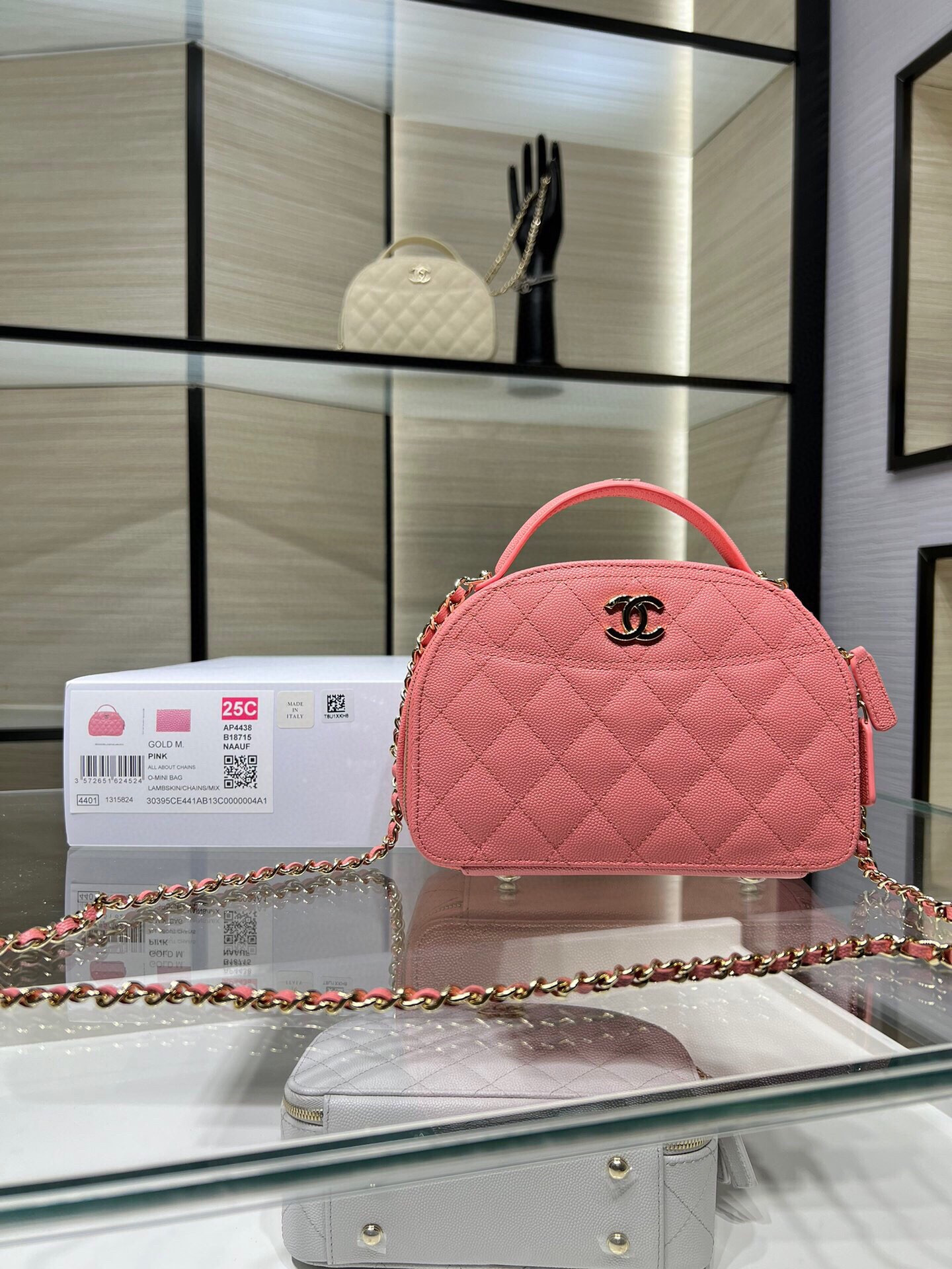Ch**el 25C Chain shell bag 18X16X6cm