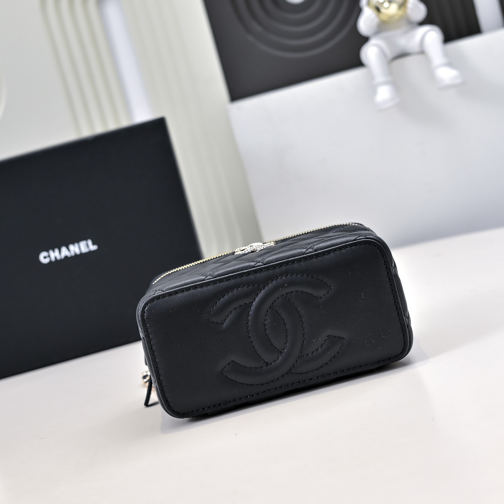 Ch**el Clutch With Chain 17cm