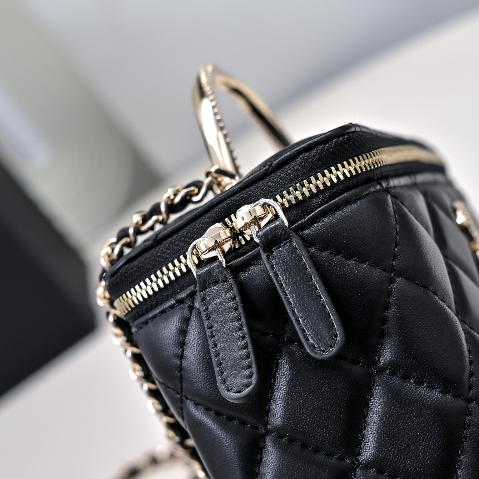 Ch**el Clutch With Chain 17cm