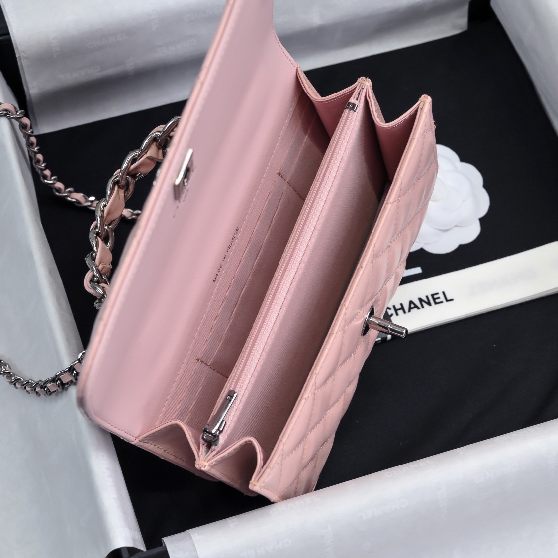Ch**el Clutch With Chain 18.5x11x6cm