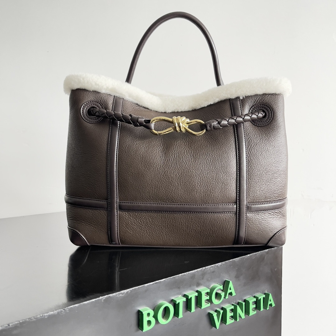 B0tt*ga Ven*ta Medium Andiamo 32x24x12cm
