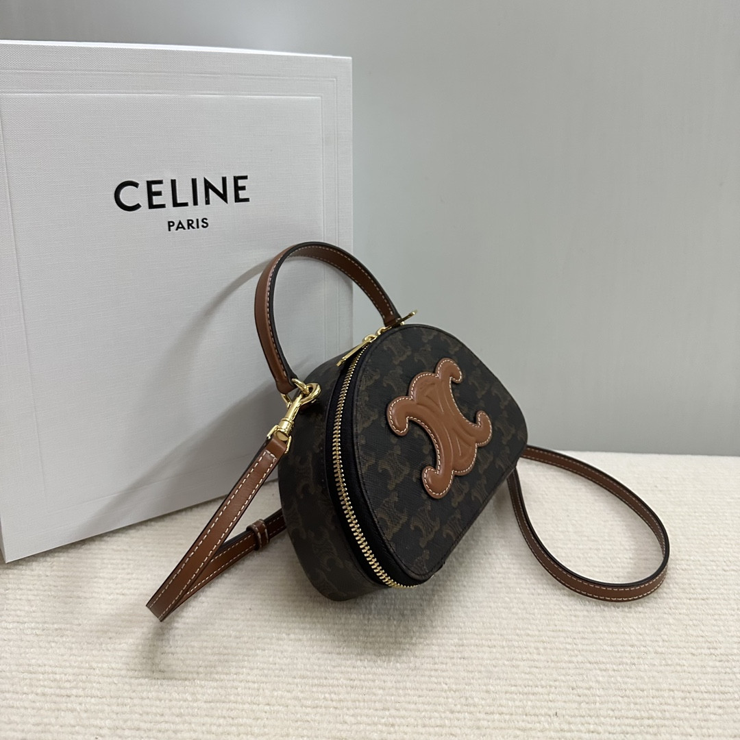 Ce1i*e HALF MOON CASE IN triomphe canvas and calfskin 17.5x12x6cm