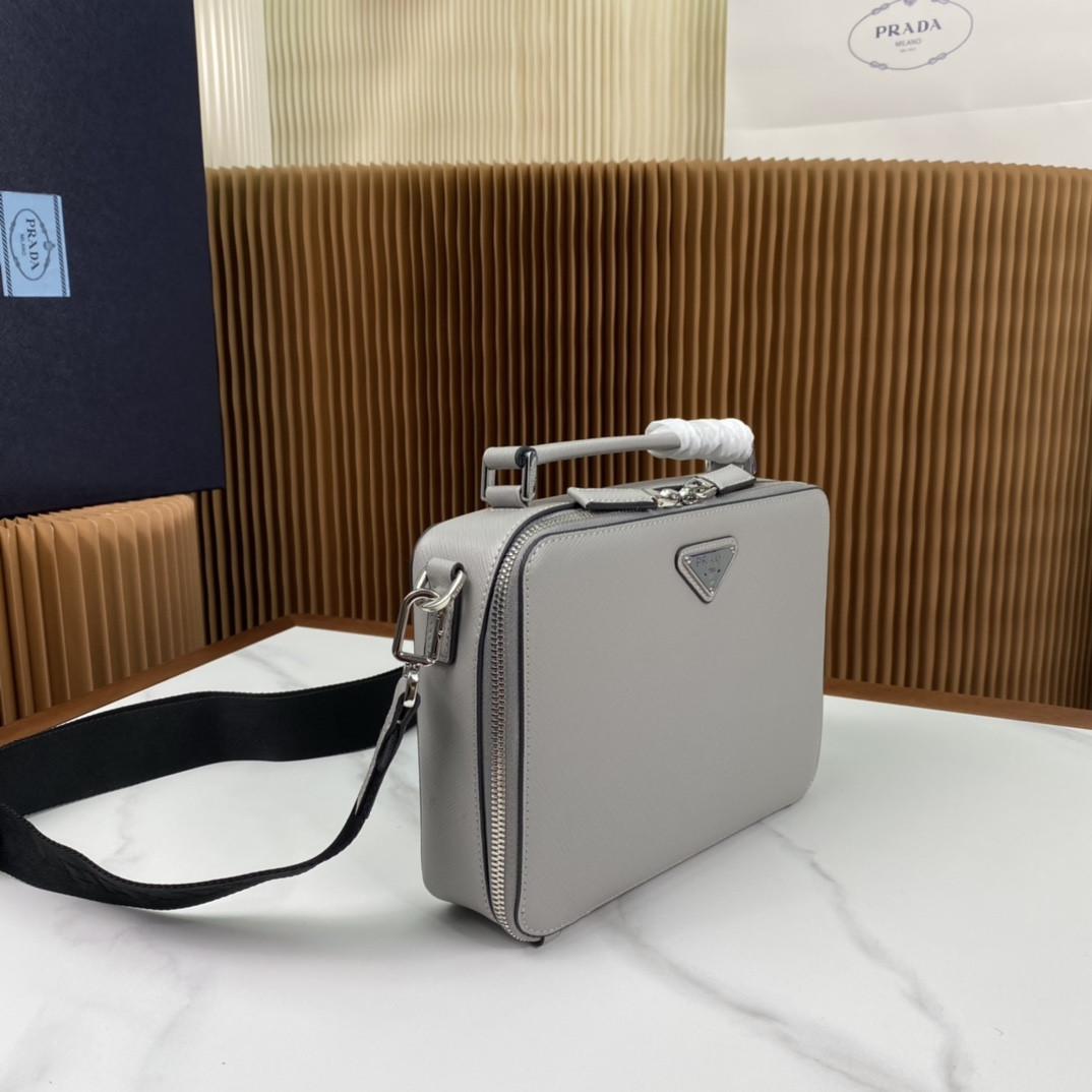 Pra*a Medium Brique Saffiano leather bag 22x16x6cm