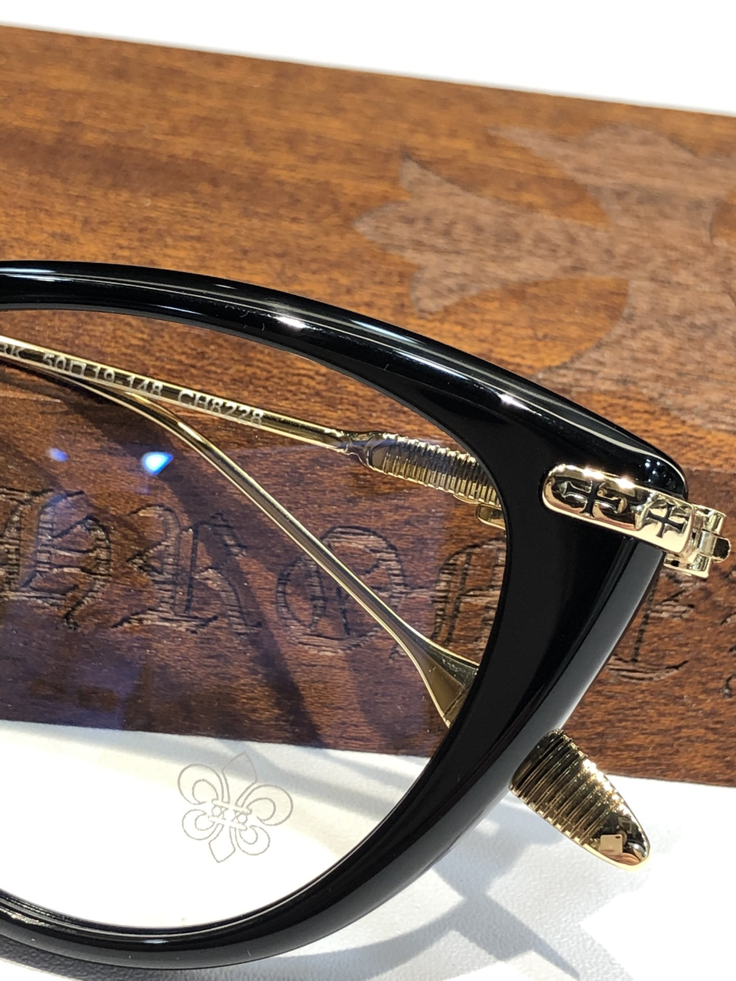 Ch*0me He**ts Glasses CH8228