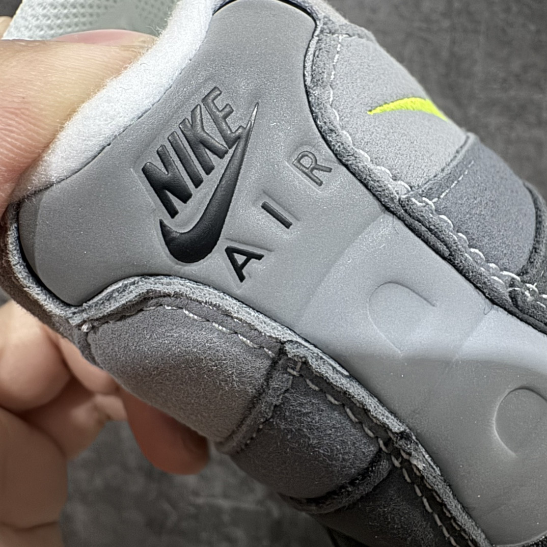UA NIKE Air Max 95