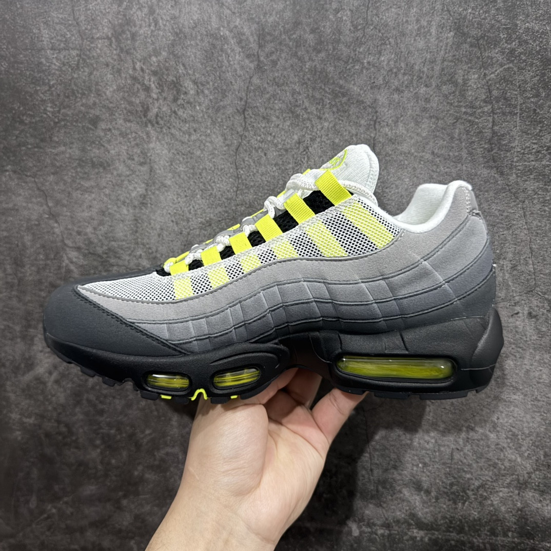 UA NIKE Air Max 95
