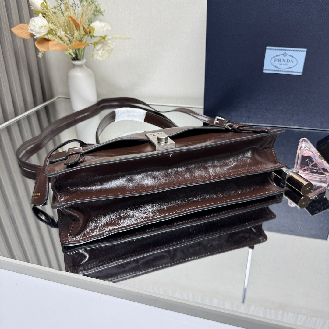 Pra*a Medium Leather Handbag 32x16.5x10cm