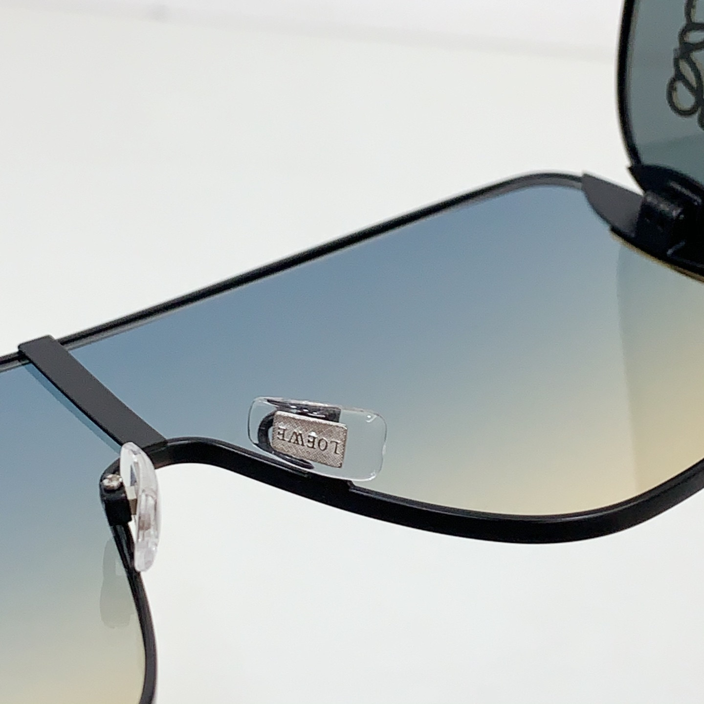 L0ew* Glasses LW5094S 141-0-142