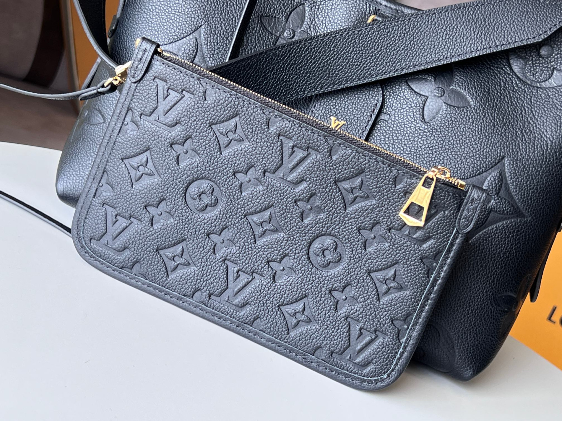 LV CarryAll PM M46288 29x24x12cm