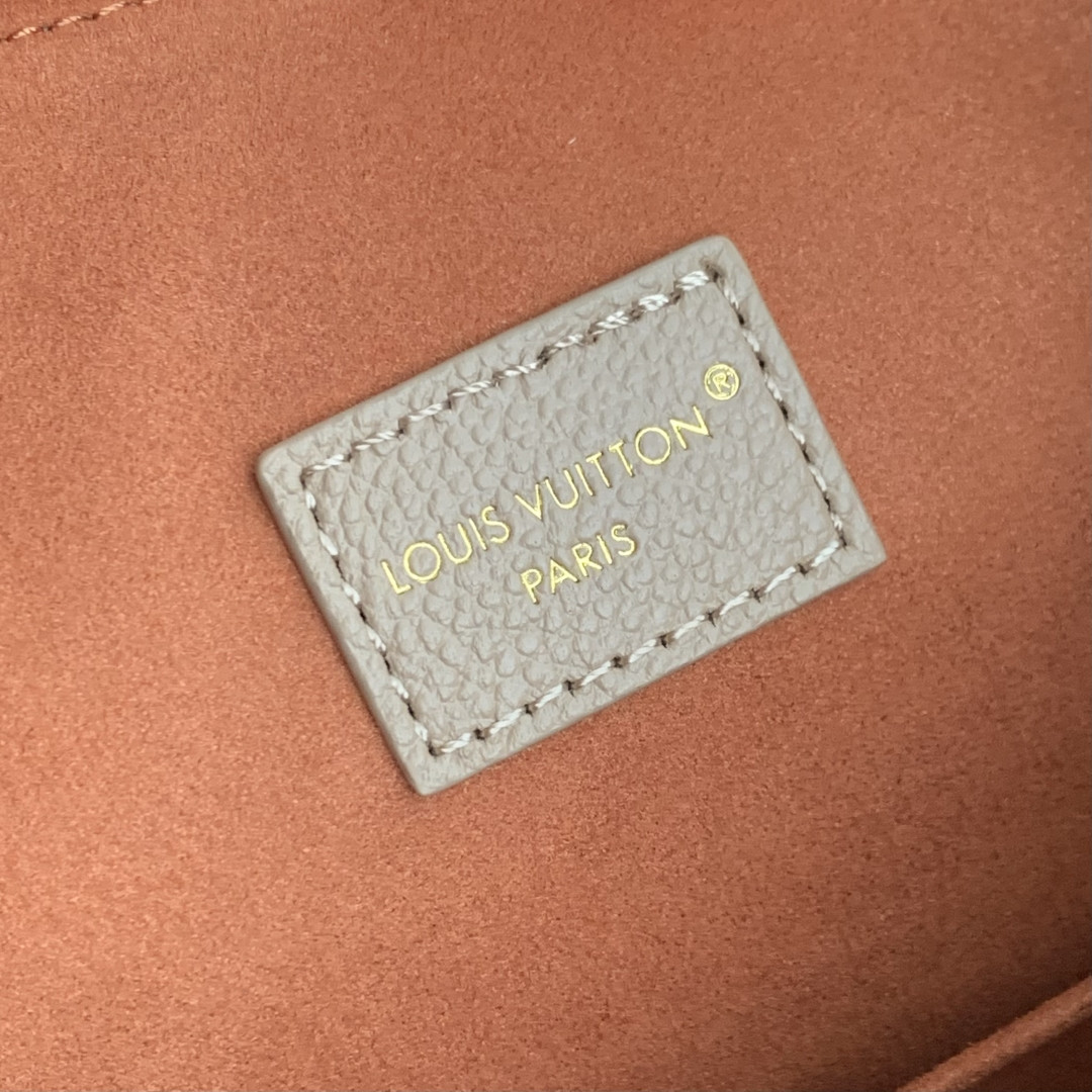 LV Low Key Cookie MM M14635 32x26x5cm