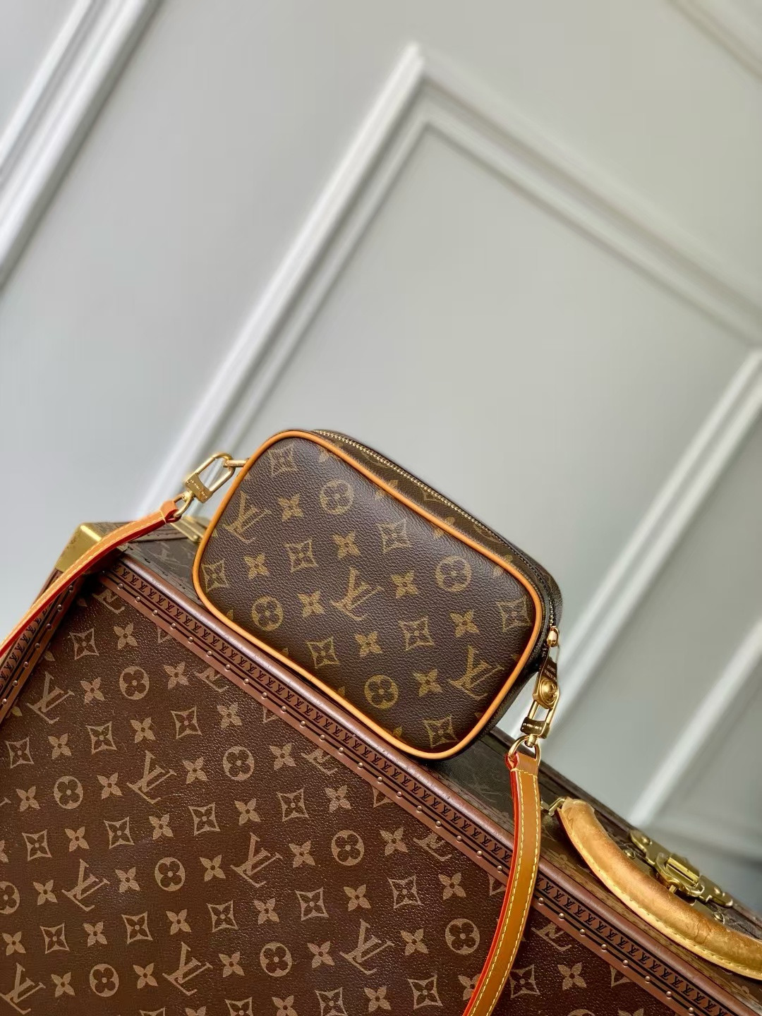 LV Trocadéro Wearable Wallet M14058 20x13x6.5cm