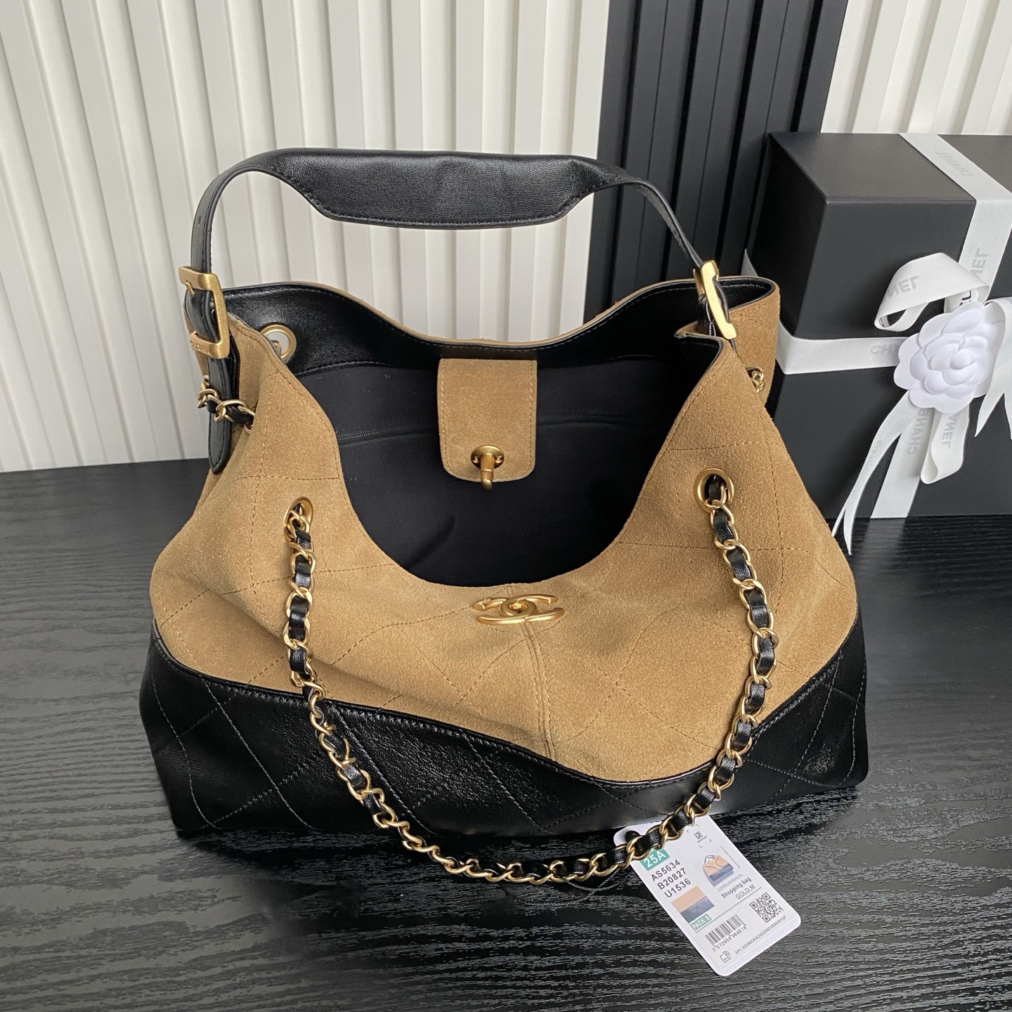 Ch**el Small Shopping Bag AS5634 24x36x14cm
