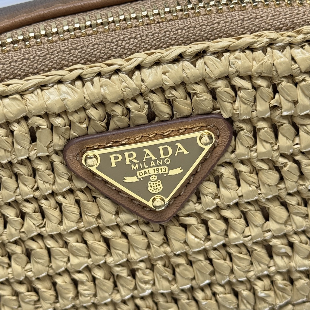 Pra*a Crochet and leather mini-pouch 6.5x11x2.5cm
