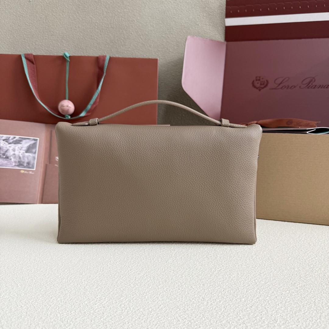 L0r0 P1ana Extra pouch L29 29x18x5cm